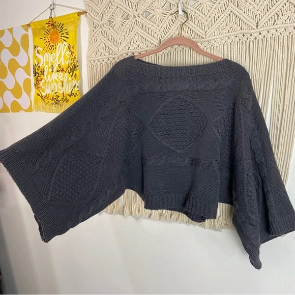 Venus Cable Knit Dolman Sleeve Short Sweater Size XS - Picture 11 of 12